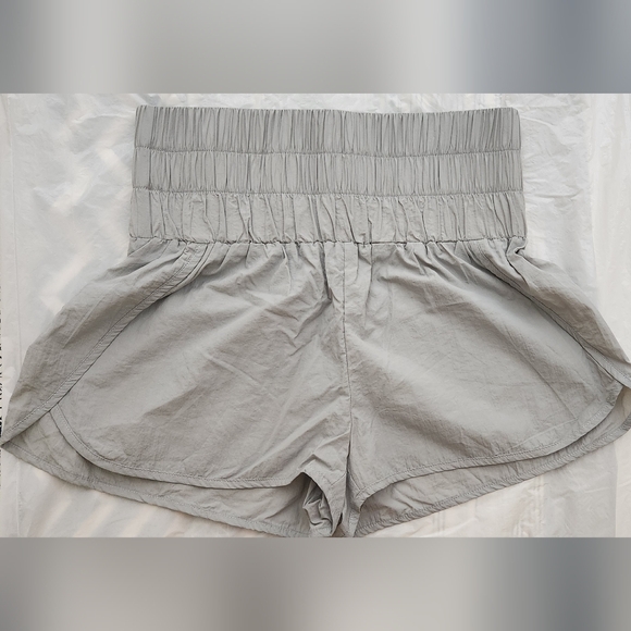 Athletic high waist shorts in light grey size S - Picture 7 of 9